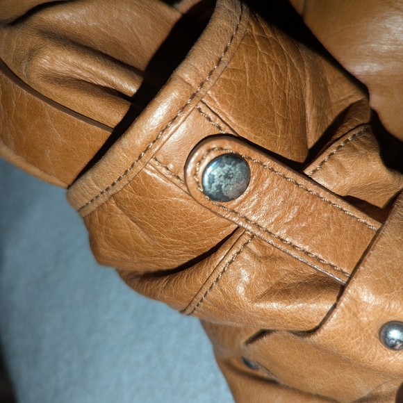 Tre Vero large travel crossbody bag. - Picture 13 of 14